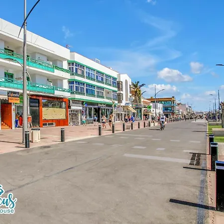 Сasa de vacaciones Hibiscus House, Charming 1-bed Flat Located 300 M From The Beach *