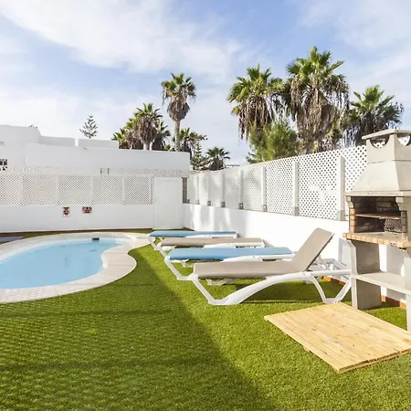 Villa Galera Boutique Art With Private Pools, Free Wifi & Bbq, By Amazzzing Travel Corralejo