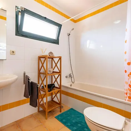 Сasa de vacaciones Sunrise Surf House, Big Garden, Hot Tub, Parking, Super-fast Free Wi-fi *