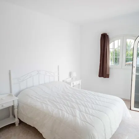 Villa Galera Boutique Art With Private Pools, Free Wifi & Bbq, By Amazzzing Travel *