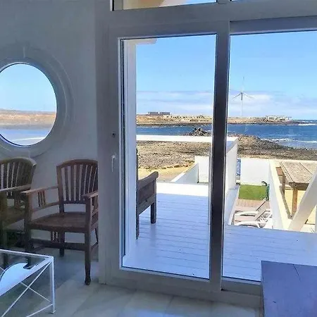Holiday home Blue Breeze House With Pool Facing Sea *