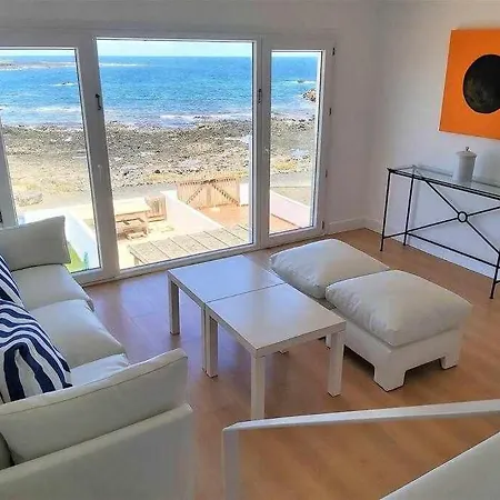 Holiday home Blue Breeze House With Pool Facing Sea Corralejo