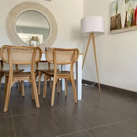Сasa de vacaciones Front House 'casa Neen'