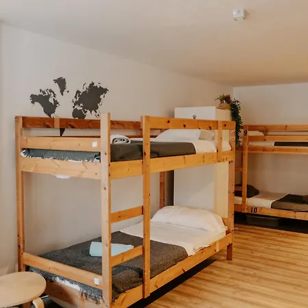 Surf&sleep Albergue