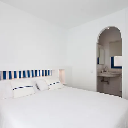 Clara Villa Corralejo