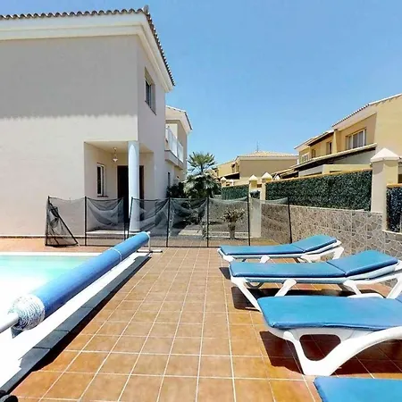 Anju At 100 Meters Far Of The * Corralejo