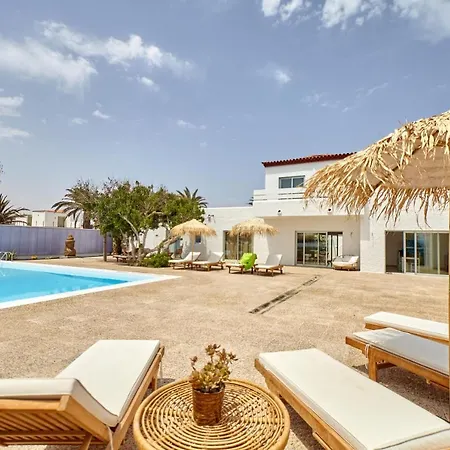 Hélène Holidays&retreats