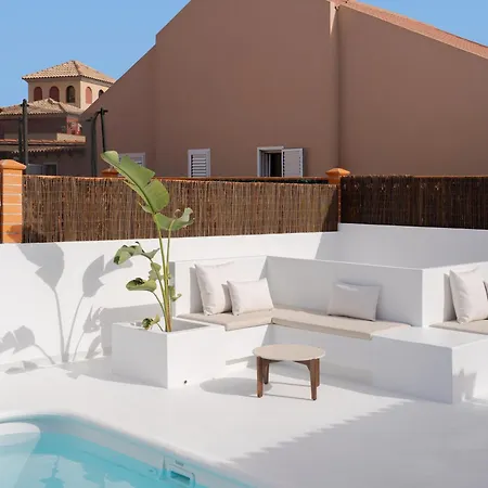 Villa Hikari - Design House With Heated Pool In