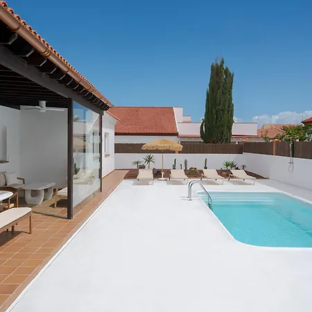 Hikari - Design House With Heated Pool In Villa